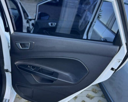 Білий Форд Фієста, об'ємом двигуна 1 л та пробігом 85 тис. км за 8500 $, фото 21 на Automoto.ua