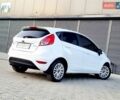 Белый Форд Фиеста, объемом двигателя 1 л и пробегом 59 тыс. км за 9899 $, фото 108 на Automoto.ua