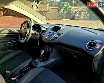 Білий Форд Фієста, об'ємом двигуна 1 л та пробігом 60 тис. км за 9999 $, фото 41 на Automoto.ua