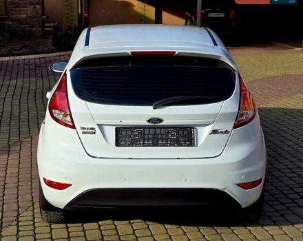 Білий Форд Фієста, об'ємом двигуна 1 л та пробігом 60 тис. км за 9999 $, фото 6 на Automoto.ua