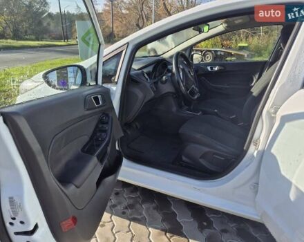 Білий Форд Фієста, об'ємом двигуна 1 л та пробігом 171 тис. км за 6499 $, фото 15 на Automoto.ua