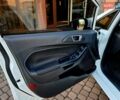 Білий Форд Фієста, об'ємом двигуна 1 л та пробігом 60 тис. км за 9999 $, фото 24 на Automoto.ua