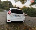 Белый Форд Фиеста, объемом двигателя 1 л и пробегом 86 тыс. км за 5800 $, фото 1 на Automoto.ua