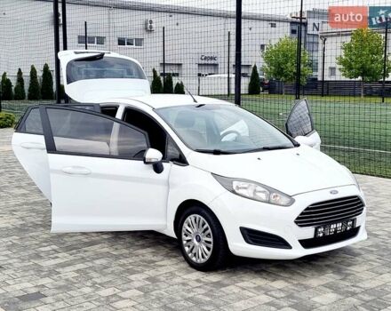Білий Форд Фієста, об'ємом двигуна 1 л та пробігом 60 тис. км за 9900 $, фото 15 на Automoto.ua