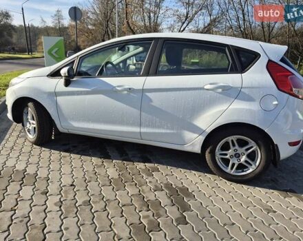 Білий Форд Фієста, об'ємом двигуна 1 л та пробігом 171 тис. км за 6499 $, фото 4 на Automoto.ua