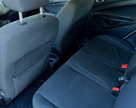 Білий Форд Фієста, об'ємом двигуна 1 л та пробігом 93 тис. км за 4990 $, фото 4 на Automoto.ua