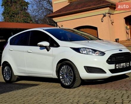Білий Форд Фієста, об'ємом двигуна 1 л та пробігом 60 тис. км за 9999 $, фото 17 на Automoto.ua