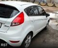 Білий Форд Фієста, об'ємом двигуна 1 л та пробігом 129 тис. км за 5900 $, фото 2 на Automoto.ua