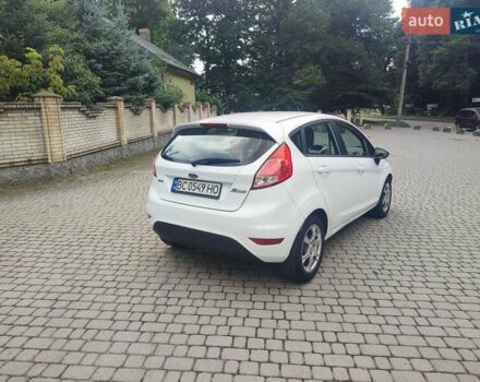 Білий Форд Фієста, об'ємом двигуна 1 л та пробігом 110 тис. км за 8000 $, фото 7 на Automoto.ua