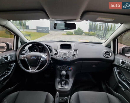 Білий Форд Фієста, об'ємом двигуна 1 л та пробігом 60 тис. км за 9900 $, фото 78 на Automoto.ua