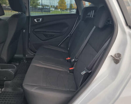 Білий Форд Фієста, об'ємом двигуна 1 л та пробігом 60 тис. км за 9900 $, фото 75 на Automoto.ua