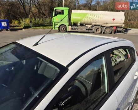 Білий Форд Фієста, об'ємом двигуна 1 л та пробігом 171 тис. км за 6499 $, фото 2 на Automoto.ua