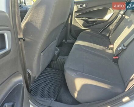 Білий Форд Фієста, об'ємом двигуна 1 л та пробігом 171 тис. км за 6499 $, фото 17 на Automoto.ua