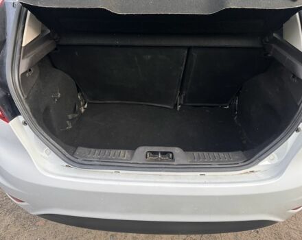 Білий Форд Фієста, об'ємом двигуна 1 л та пробігом 185 тис. км за 5100 $, фото 5 на Automoto.ua