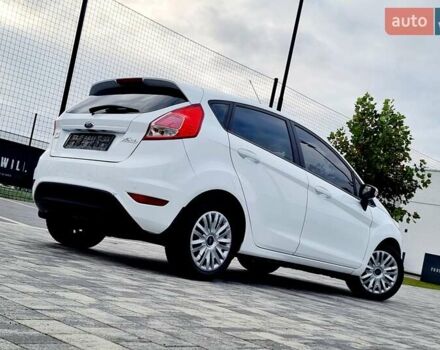 Білий Форд Фієста, об'ємом двигуна 1 л та пробігом 60 тис. км за 9900 $, фото 103 на Automoto.ua