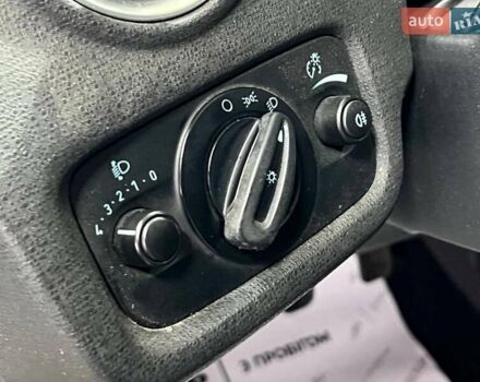 Белый Форд Фиеста, объемом двигателя 1 л и пробегом 129 тыс. км за 6700 $, фото 9 на Automoto.ua