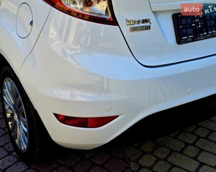 Білий Форд Фієста, об'ємом двигуна 1 л та пробігом 60 тис. км за 9999 $, фото 13 на Automoto.ua