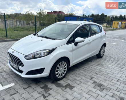 Білий Форд Фієста, об'ємом двигуна 1 л та пробігом 163 тис. км за 5500 $, фото 1 на Automoto.ua