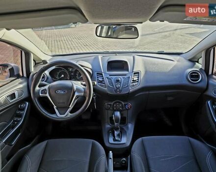 Білий Форд Фієста, об'ємом двигуна 1 л та пробігом 60 тис. км за 9999 $, фото 36 на Automoto.ua