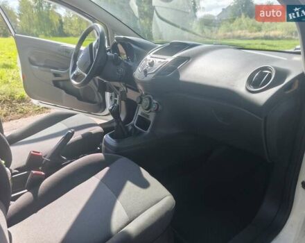 Белый Форд Фиеста, объемом двигателя 1.24 л и пробегом 155 тыс. км за 5500 $, фото 3 на Automoto.ua