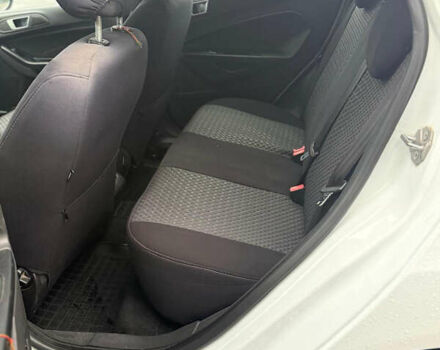 Білий Форд Фієста, об'ємом двигуна 1 л та пробігом 82 тис. км за 6699 $, фото 4 на Automoto.ua