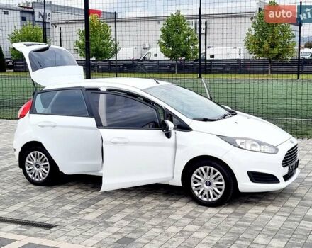 Білий Форд Фієста, об'ємом двигуна 1 л та пробігом 60 тис. км за 9900 $, фото 20 на Automoto.ua