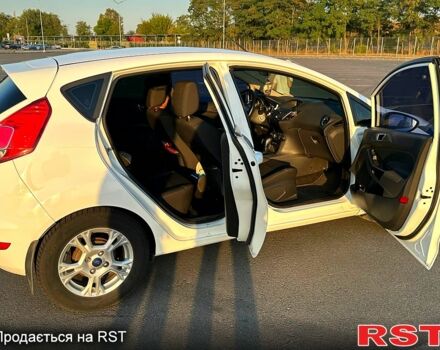 Білий Форд Фієста, об'ємом двигуна 1 л та пробігом 115 тис. км за 8500 $, фото 6 на Automoto.ua