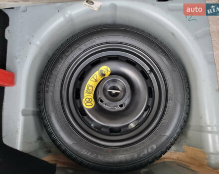 Білий Форд Фієста, об'ємом двигуна 1 л та пробігом 60 тис. км за 9900 $, фото 37 на Automoto.ua