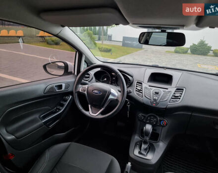 Білий Форд Фієста, об'ємом двигуна 1 л та пробігом 60 тис. км за 9900 $, фото 77 на Automoto.ua