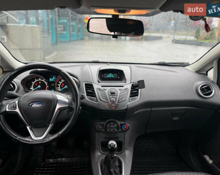 Білий Форд Фієста, об'ємом двигуна 1 л та пробігом 82 тис. км за 6699 $, фото 10 на Automoto.ua