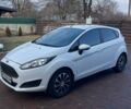 Белый Форд Фиеста, объемом двигателя 1 л и пробегом 108 тыс. км за 5700 $, фото 2 на Automoto.ua