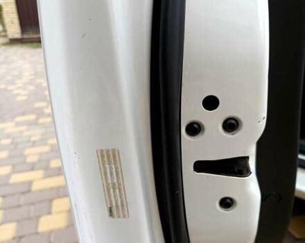 Белый Форд Фиеста, объемом двигателя 1.6 л и пробегом 176 тыс. км за 7200 $, фото 16 на Automoto.ua