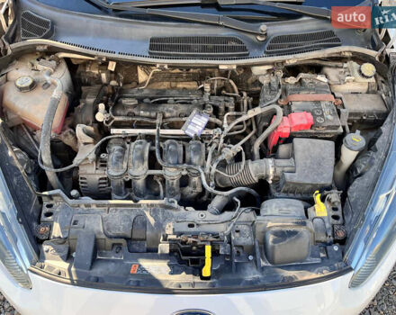 Белый Форд Фиеста, объемом двигателя 1.6 л и пробегом 120 тыс. км за 7500 $, фото 20 на Automoto.ua