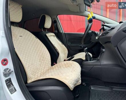 Форд Фієста 2015 у Києві на Automoto.ua Білий Форд Фієста, об'ємом двигуна 1 л та пробігом 159 тис. км за 6690 $, фото 11 на Automoto.ua