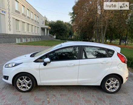 Белый Форд Фиеста, объемом двигателя 1 л и пробегом 88 тыс. км за 7800 $, фото 3 на Automoto.ua