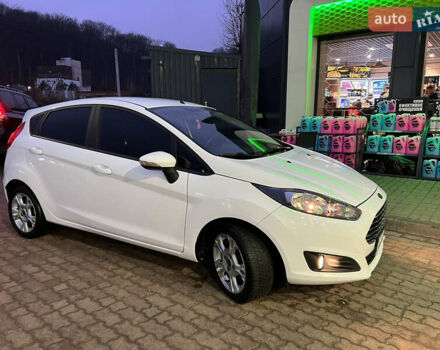 Белый Форд Фиеста, объемом двигателя 1 л и пробегом 80 тыс. км за 9600 $, фото 3 на Automoto.ua