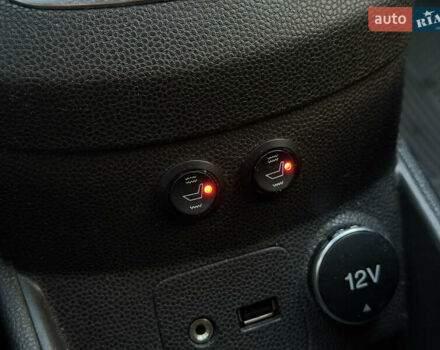 Белый Форд Фиеста, объемом двигателя 1 л и пробегом 134 тыс. км за 5300 $, фото 17 на Automoto.ua