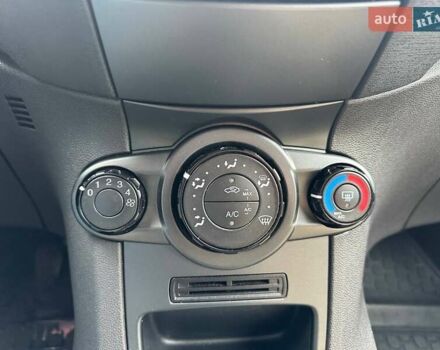 Форд Фієста 2015 у Києві на Automoto.ua Білий Форд Фієста, об'ємом двигуна 1 л та пробігом 159 тис. км за 6690 $, фото 18 на Automoto.ua