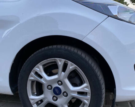 Белый Форд Фиеста, объемом двигателя 1 л и пробегом 88 тыс. км за 7800 $, фото 4 на Automoto.ua