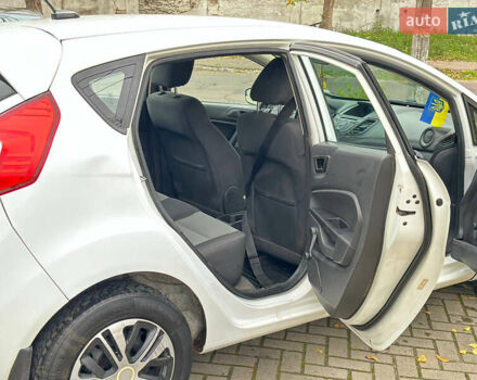 Белый Форд Фиеста, объемом двигателя 1.6 л и пробегом 280 тыс. км за 5800 $, фото 8 на Automoto.ua