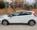 Белый Форд Фиеста, объемом двигателя 1 л и пробегом 105 тыс. км за 7900 $, фото 7 на Automoto.ua