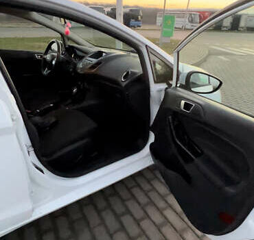 Белый Форд Фиеста, объемом двигателя 1 л и пробегом 80 тыс. км за 9600 $, фото 17 на Automoto.ua