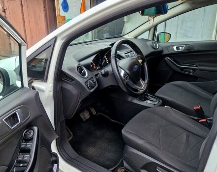 Белый Форд Фиеста, объемом двигателя 1 л и пробегом 130 тыс. км за 7500 $, фото 9 на Automoto.ua