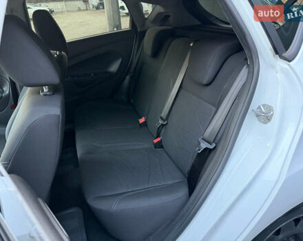 Белый Форд Фиеста, объемом двигателя 1 л и пробегом 134 тыс. км за 5300 $, фото 8 на Automoto.ua