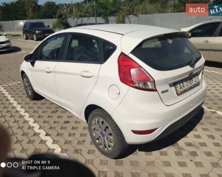 Белый Форд Фиеста, объемом двигателя 1 л и пробегом 129 тыс. км за 6500 $, фото 4 на Automoto.ua