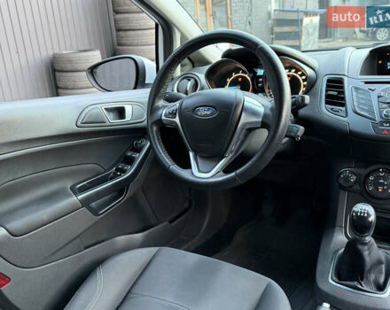 Белый Форд Фиеста, объемом двигателя 1 л и пробегом 134 тыс. км за 5300 $, фото 10 на Automoto.ua