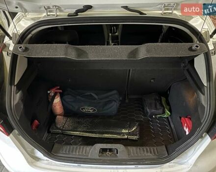 Белый Форд Фиеста, объемом двигателя 1.5 л и пробегом 138 тыс. км за 8500 $, фото 17 на Automoto.ua