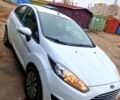 Білий Форд Фієста, об'ємом двигуна 1 л та пробігом 130 тис. км за 7500 $, фото 3 на Automoto.ua