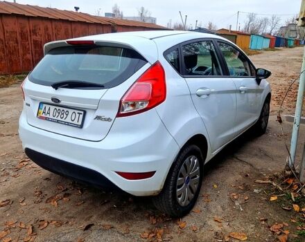 Белый Форд Фиеста, объемом двигателя 1 л и пробегом 130 тыс. км за 7500 $, фото 6 на Automoto.ua