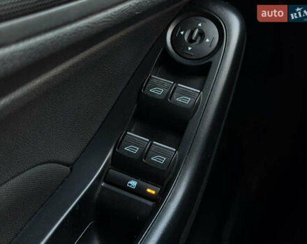 Белый Форд Фиеста, объемом двигателя 1 л и пробегом 134 тыс. км за 5300 $, фото 5 на Automoto.ua